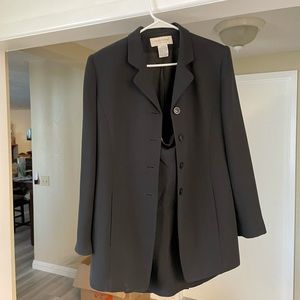Women’s black suit w/ skirt